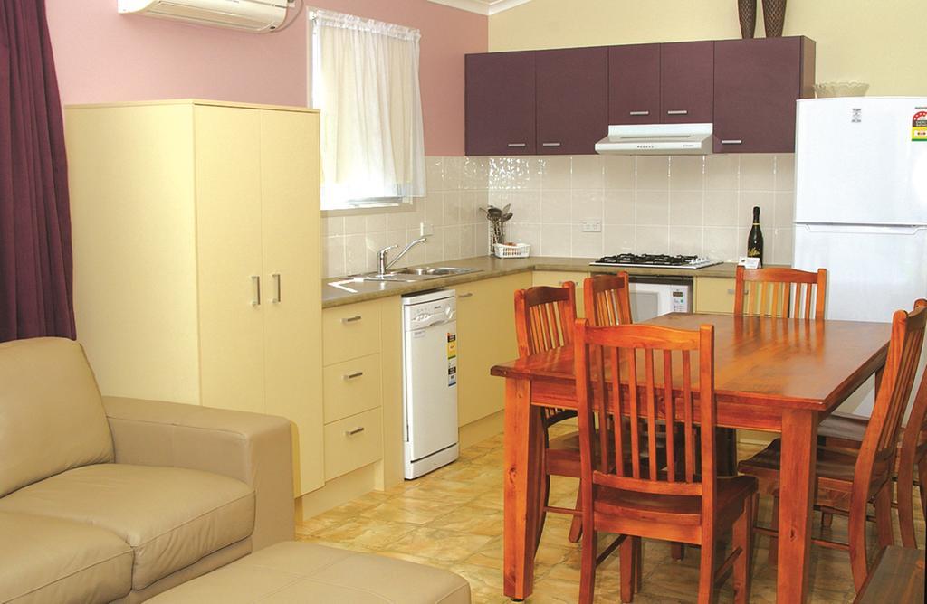 Smugglers Cove Holiday Village Форстер Номер фото