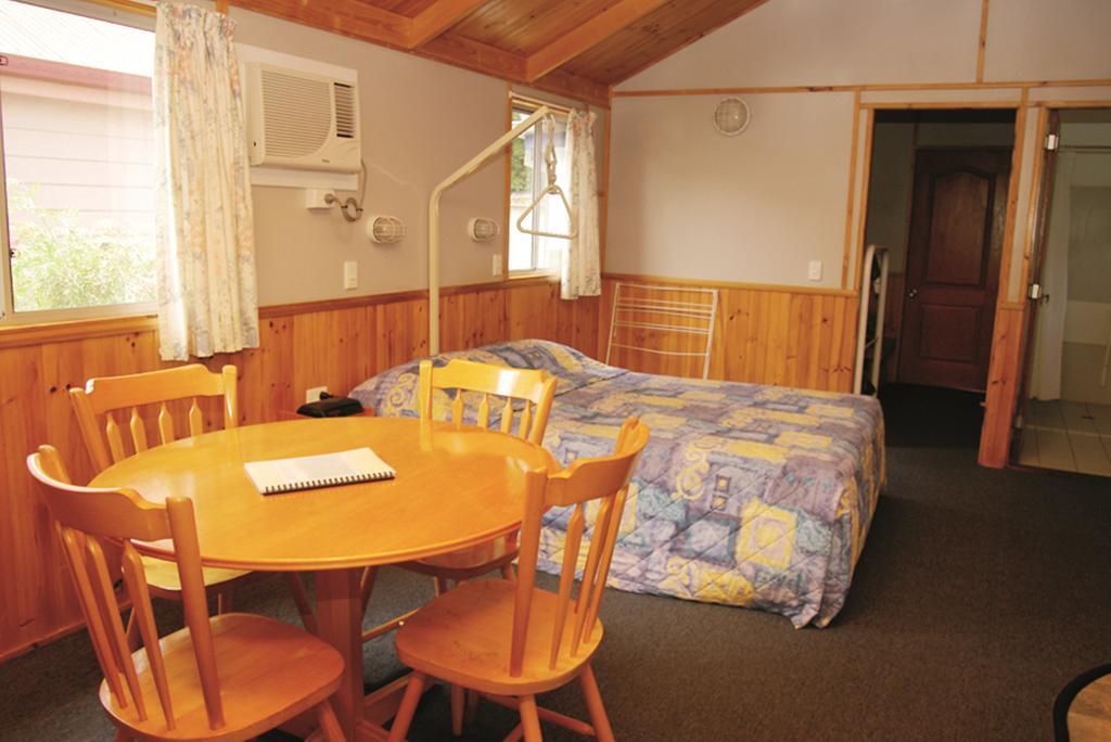 Smugglers Cove Holiday Village Форстер Номер фото
