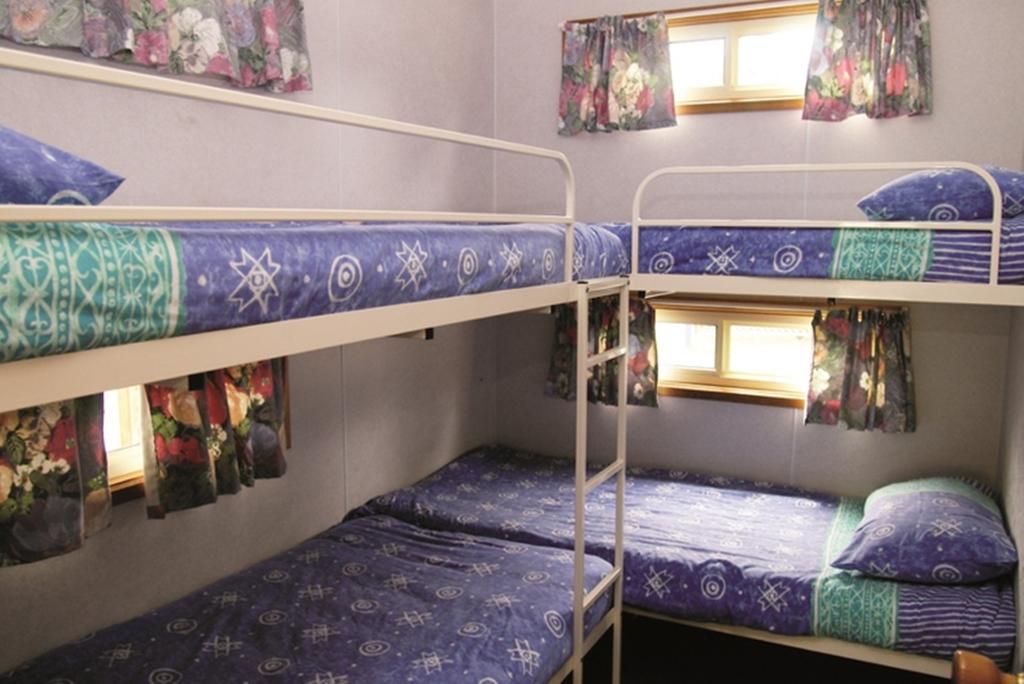 Smugglers Cove Holiday Village Форстер Номер фото