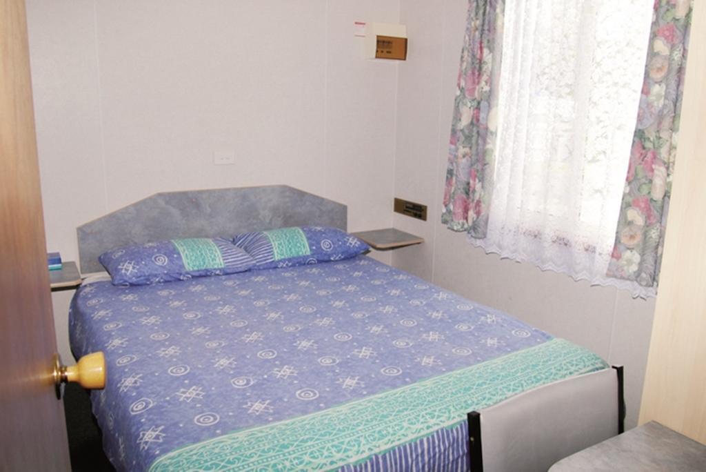 Smugglers Cove Holiday Village Форстер Номер фото