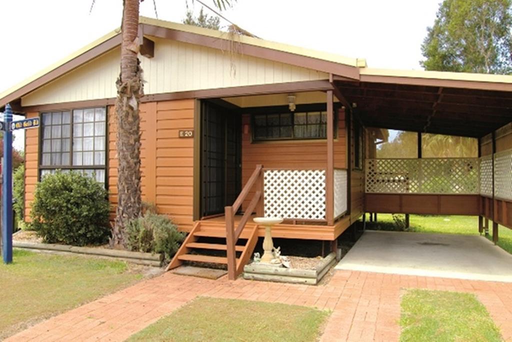 Smugglers Cove Holiday Village Форстер Номер фото