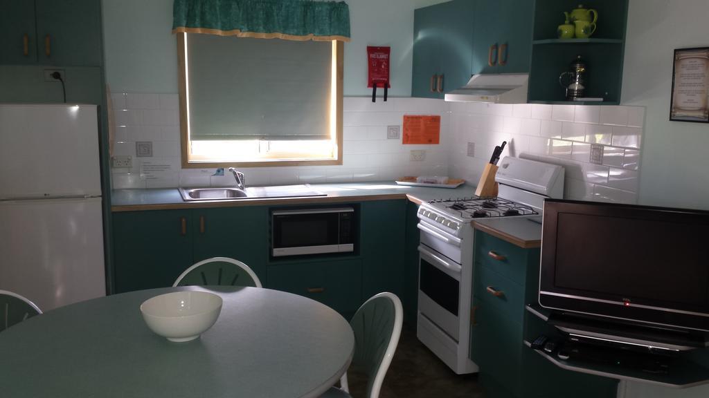 Smugglers Cove Holiday Village Форстер Номер фото