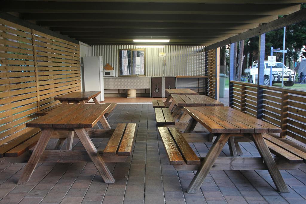 Smugglers Cove Holiday Village Форстер Экстерьер фото